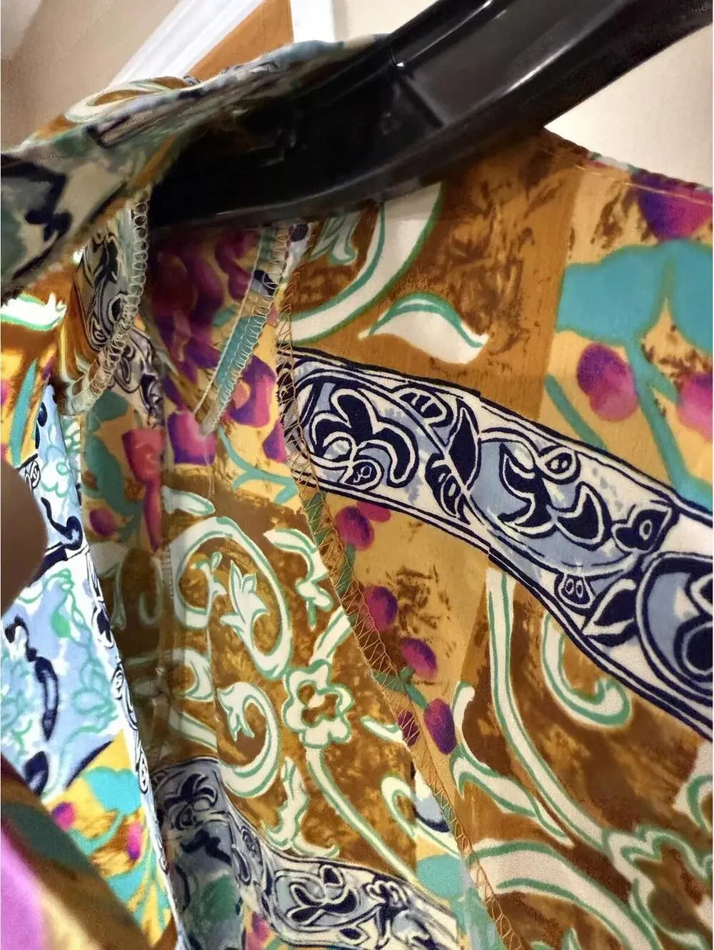 S.G. Sport Collection Women's Vintage Patterned Blouse Medium
